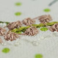 Stickdatei Hase mit Wildblumenkranz Bild 4