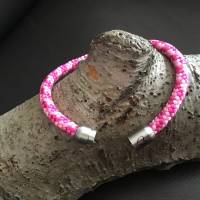 Rosa-pink Segelseilarmband mit Edelstahlverschluß mit Gravur „Herz“ Bild 4