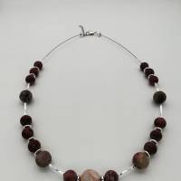 Naturstein Perlen-Halskette mit Edelstahl rosa bordeaux silber 49 cm plus Verlängerungskette Bild 2