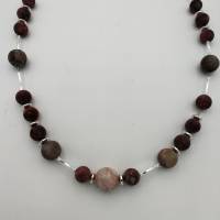 Naturstein Perlen-Halskette mit Edelstahl rosa bordeaux silber 49 cm plus Verlängerungskette Bild 3