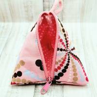 Dreieckige Tasche in Pyramidenform für Menstruationstasse - Tampons - Schlüssel - Schnuller und vieles mehr - Dot Swirls Bild 3