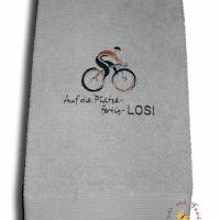 Besticktes personalisiertes Handtuch mit Radfahrer Schriftzug Frotteetuch mit Monogramm Vatertag Hochwertige Qualität Bild 2