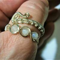 Ring mit Mondstein weiß im Spiralring Paisley silberfarben boho verstellbar Daumenring Bild 1