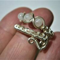 Ring mit Mondstein weiß im Spiralring Paisley silberfarben boho verstellbar Daumenring Bild 3