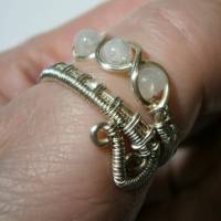 Ring mit Mondstein weiß im Spiralring Paisley silberfarben boho verstellbar Daumenring Bild 6