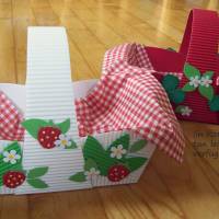 Geschenkkörbchen mit Erdbeeren als Osternest oder Frühlingsdeko/Tischdeko aus Wellpappe, Verpackung für Geschenke Bild 5