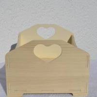 Holzkiste mit Herz Kiste Dekokiste Holzbox Deko Utensilo braun natur unlackiert Bild 1