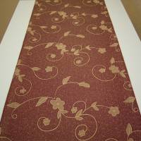 Stylischer Tischläufer, Jacquard-Polyester Mischgewebe in beige oder bordeaux mit geprägten Blumenmuster in 40x140cm Bild 1