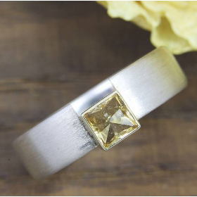 Ring Silber 925/- mit gelbem Turmalin in einer Goldfassung