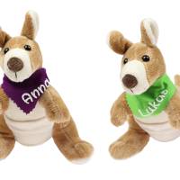 Kuscheltier Känguru braun 20cm mit Namen am Halstuch - Personalisierte Schmusetiere für Jungen und Mädchen Bild 1