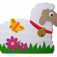 Schaf Osternest, Lämmchen als Osterkörbchen oder Osterdeko, Frühlingsdekoration, Verpackung für Geschenke aus Wellpappe Bild 3