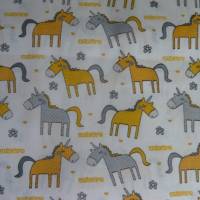 9,70 EUR/m Stoff Baumwolle Unicorn / Einhorn, süße Einhörner gelb, grau auf weiß Bild 4