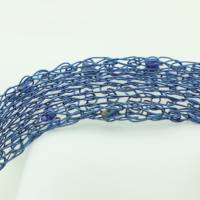 Lapislazuli-Armband gestrickt aus mitternachtsblauem Draht mit Magnetverschluss - Drahtschmuck von bcd manufaktur Bild 10