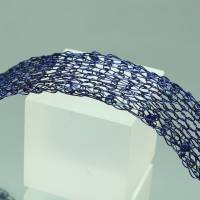 Lapislazuli-Armband gestrickt aus mitternachtsblauem Draht mit Magnetverschluss - Drahtschmuck von bcd manufaktur Bild 7