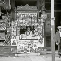Kleiner Kiosk New Orleans 1899 -  Kunstdruck Poster Druck  -  Vintage Art - schwarz weiss Fotografie - Geschenk Bild 2