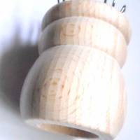 Rayher Strickliesel Holz mit Nadel 8 Haken 4,4 cm Durchmesser  Bild 2
