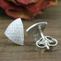Ohrstecker Silber 925/-, kleines Dreieck 9,5 mm, leinenstrukturiert Bild 3