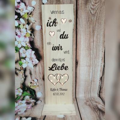 Holz Schild "ich und du" Geschenk zur Hochzeit / Jubiläum personalisiert mit Name / Datum beleuchtet Holzaufstel
