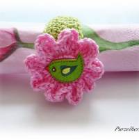 1 gehäkelter Serviettenring mit Holzknopf Vogel nach Farbwahl - Tischdeko,Muttertag,Häkelblume,modern,rosa,grün Bild 3