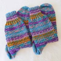 Socken Gr. 40/41 - handgestrickte Socken Wollsocken Kuschelsocken, geringelt in blau rosa lila und mit Muster Bild 3