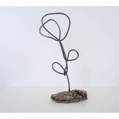 Handgemachte Skulptur Blume aus Draht und Holz | industrial Deko Wohnzimmer | Metallfigur Rose | modern & minimalistisch