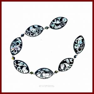 25 ovale Acryl-Perlen,, schwarz mit irisierendem Blumenmuster 24x15mm, Bild 2