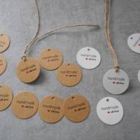 Handmade with Love Etiketten Kraftpapier oder weiß Label Anhänger mit Schnur Bild 1