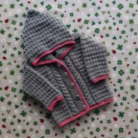 Strickjacke mit Kapuze ab Größe 50/56 bis Größe 98/104 grau rosa Trachtenjacke Pullover Babyjacke Geschenk Geburt Bild 1