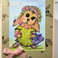 Hasenmädchen mit Kette und Blütenkranz im Frühling Grußkarte als Druck im vintage stil Bild 1