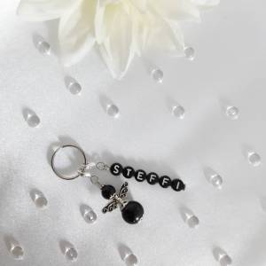 Personalisierter Schlüsselanhänger Schutzengel Perlen schwarz Name Wort Geburt Muttertag Vatertag Ostern Bild 2