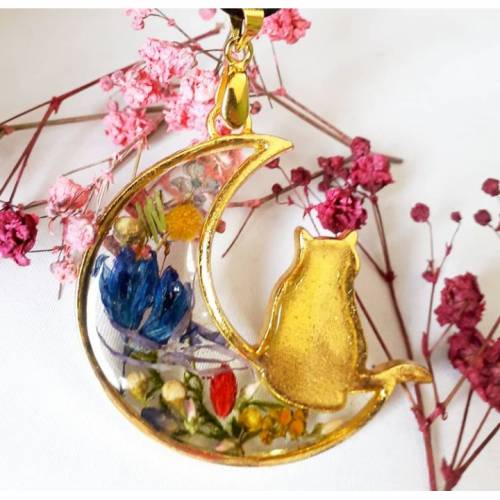 Anhänger Katze Mond echte Blumen