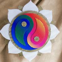 Jin-Jang Motivkette, Lotosblumen und Yin-Yang-Symbol für Harmonie Bild 3