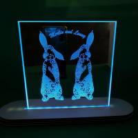Lasergravur auf Spiegel mit Motiv Hasen, mit farbigem Licht und Fernbedienung inkl. Wunschtext Bild 4
