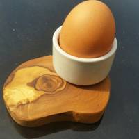 Eierbecher FLORENZ aus Porzellan auf rustikalem Olivenholzsockel Bild 2