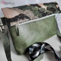 Coole Foldover-Tasche in oliv und Camouflage aus Pailletten und Kunstleder