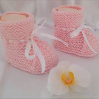 Baby Schuhchen - Stiefelchen, Erstlingsschuhchen, Farbe rose mit weissem Bindebändchen Bild 2