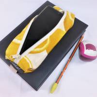 Mäppchen, Stifthalter, Stifthalterung, Baumwolle, Zitronen, gelb, mit Gummiband zur Befestigung an Notizbuch, Kalender Bild 4