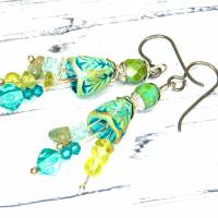 keramikblüten ohrhänger, lässige boho hippie ohrringe, geschenk, glasperlen blau, grün, türkis Bild 1