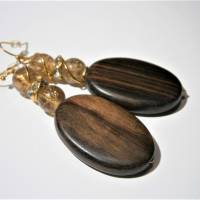 Lange große Ohrringe aus Holz in braun an Glas in beige handgemacht in wirework goldfarben Geschenk für sie Bild 4