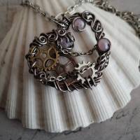 Steampunk Look Herz mit Rosa Facetten Perlen mit Zahnrädern in einer Aludrahtfassung/ Valentinstags Geschenkidee Bild 3