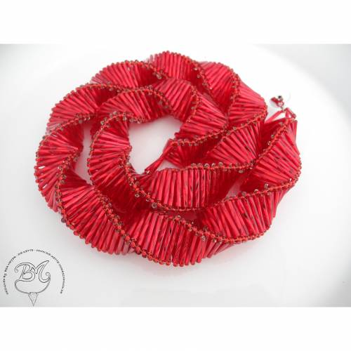 Collier Kette rot und groß und glänzend
