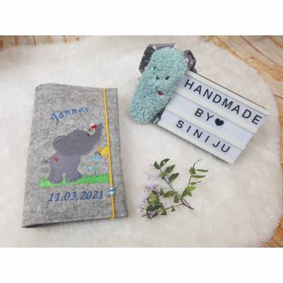 Elefantenliebe , personalisierte U-Heft-Hülle aus Wollfilz | Schutzhülle mit Namen | Geschenk zur Geburt