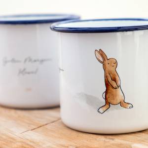 Emaille-Tasse mit Hasen, Geschenk Tasse mit zwei niedlichen Hasen, Kindertasse zum Geburtstag, personalisierbar Bild 2