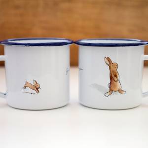 Emaille-Tasse mit Hasen, Geschenk Tasse mit zwei niedlichen Hasen, Kindertasse zum Geburtstag, personalisierbar Bild 3