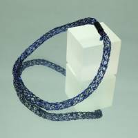 Lapislazuli-Collier gestrickt aus dunkelblauem Draht mit Magnetverschluss - das perfekte Geschenk von bcd manufaktur Bild 1
