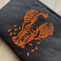 Kleinkramtasche - Stiftetasche - Kosmetiktasche „die Kraft der Natur“, schwarz/orange Bild 2