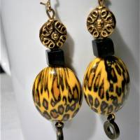 Lange Ohrringe leo Muster handbemalt safran schwarz goldfarben Geschenk für sie Bild 4
