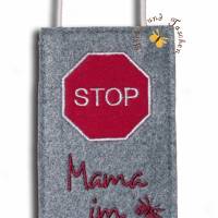Bestickter Door-Hanger Türschild Türhänger Mama Papa im Homeoffice witzige Geschenkideen Bild 1