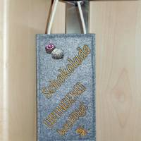 Bestickter Door-Hanger Türschild Türhänger Homeoffice Schokolade Pralinen witzige Geschenkideen Bild 2