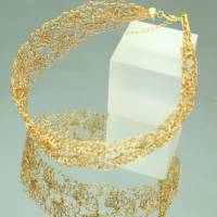 Goldspitze - Choker in gold - gehäkelt im Muschelmuster aus 24ct vergoldetem Draht - bcd manufaktur Bild 9